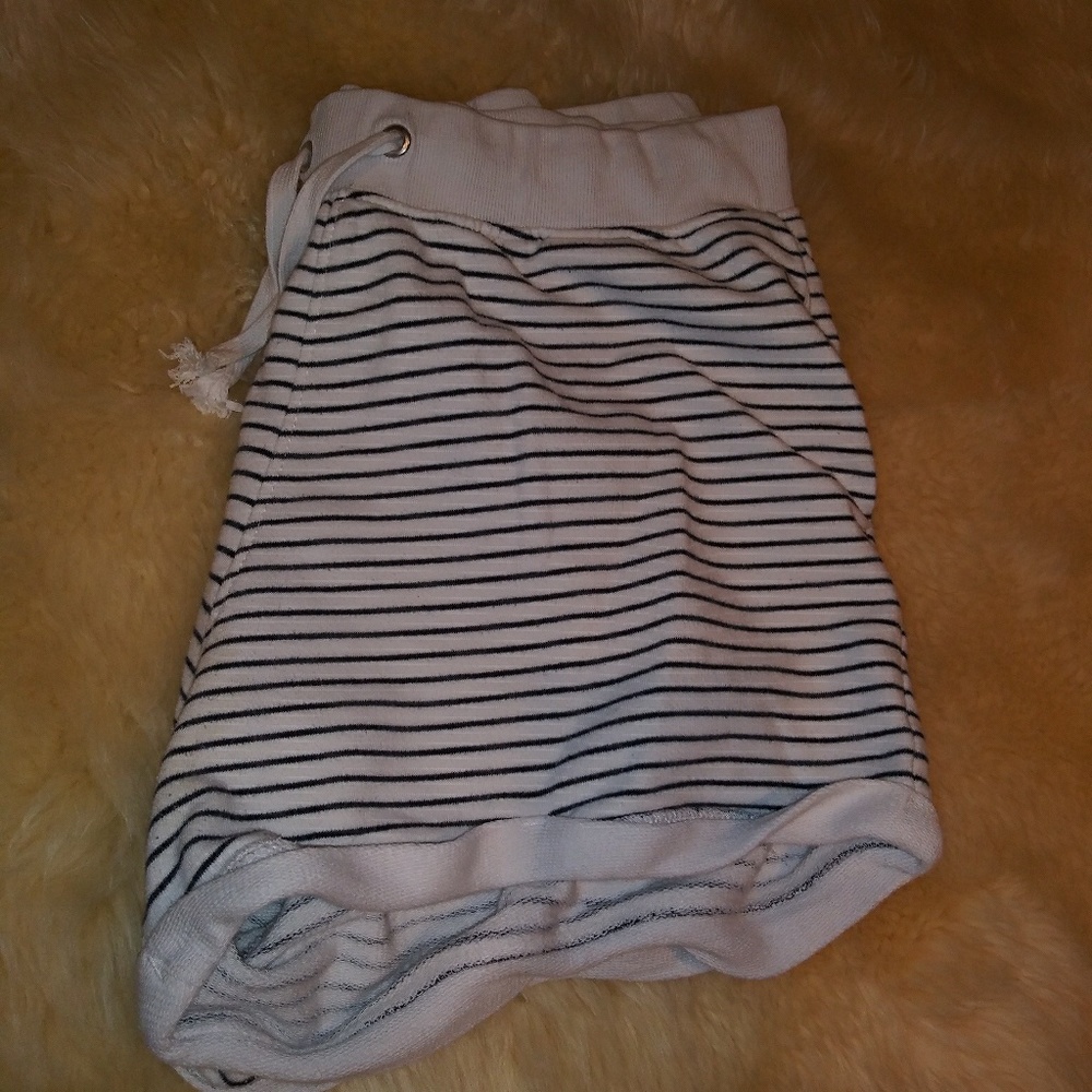 L/XL H&M Basics Shorts✨